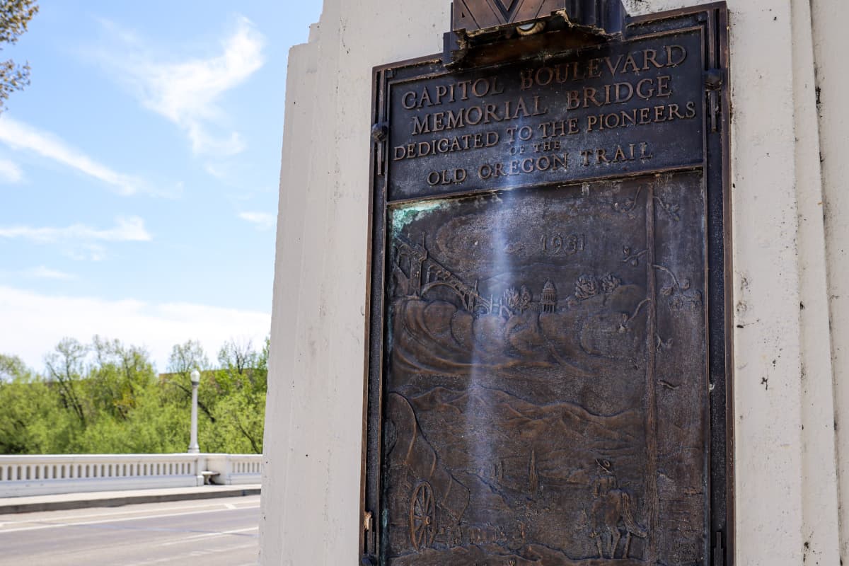 Oregon Trail Memorial Bridge